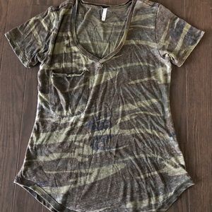 Z Supply size small camo pocket Tshirt